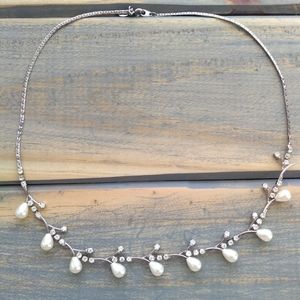 NWOT- Beautiful Bridal Looking Necklace